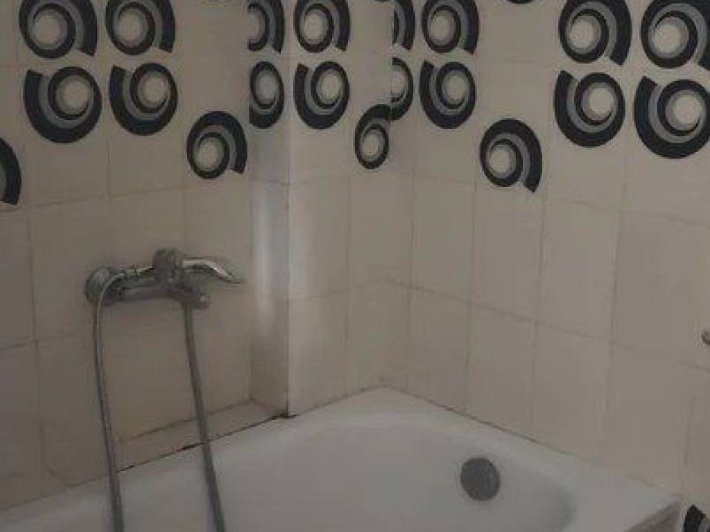 Forumland Real Estate, Μπάνιο