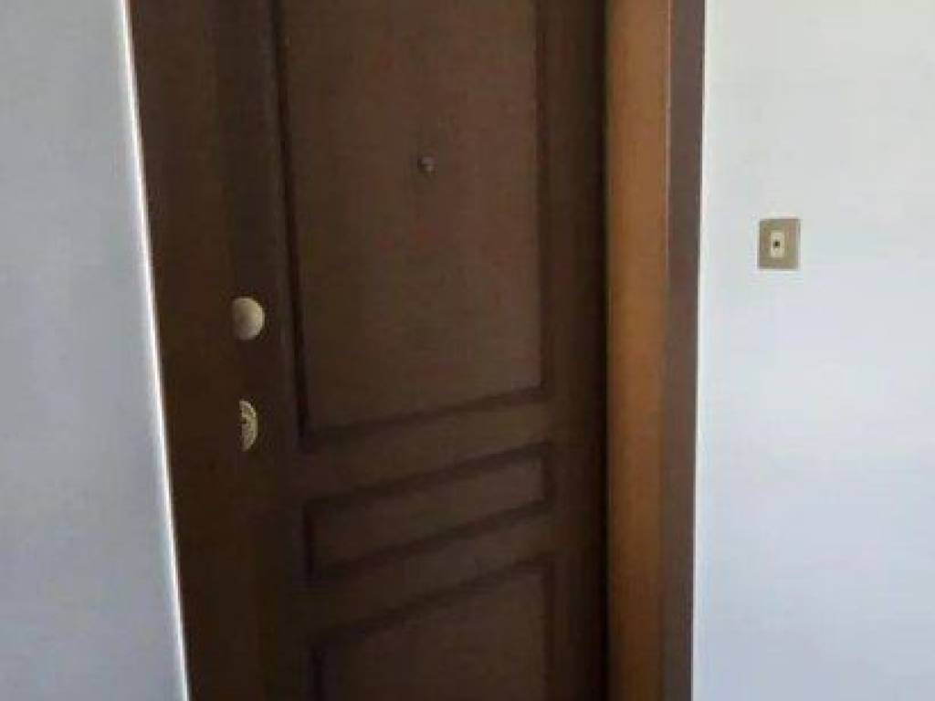 Forumland Real Estate, Είσοδος