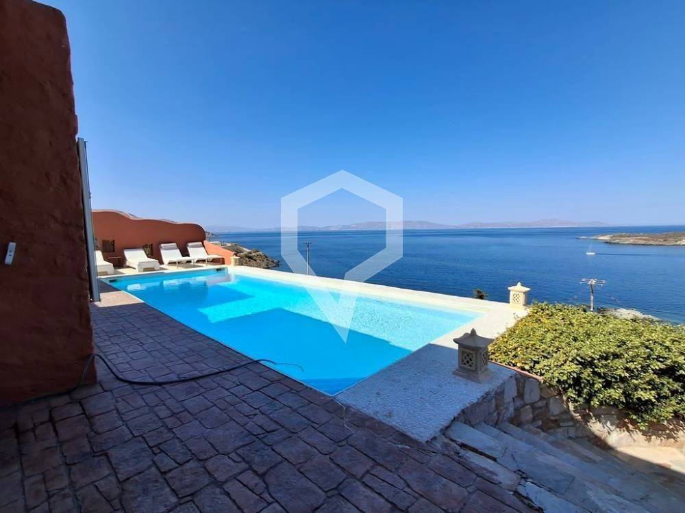 πισίνα θέα θάλασσα