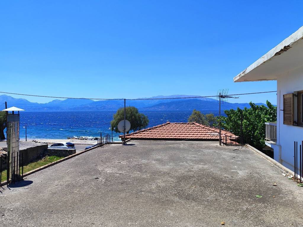 O CHOROS TES TARATSAS ME EXOTERIKE SKALA