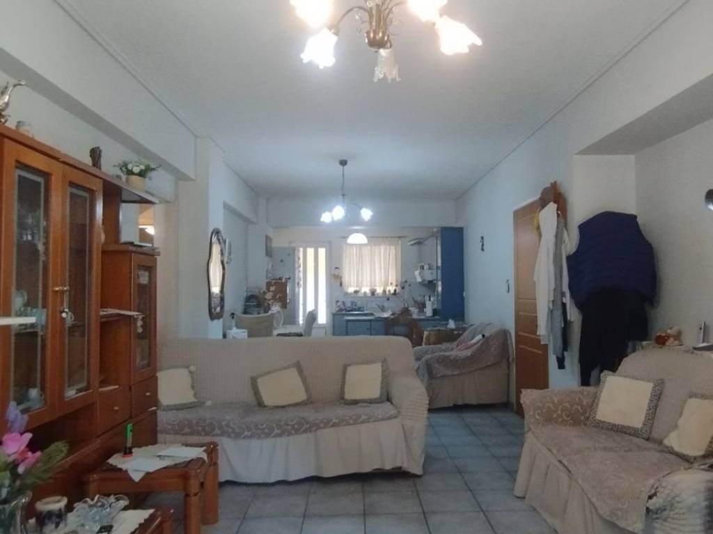 Eniaios choros salokoyzinas