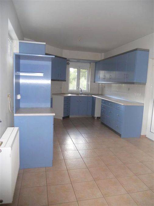 Φωτεινή, ευρύχωρη κουζίνα