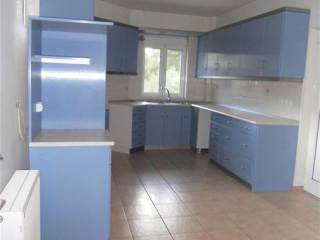 Φωτεινή, ευρύχωρη κουζίνα