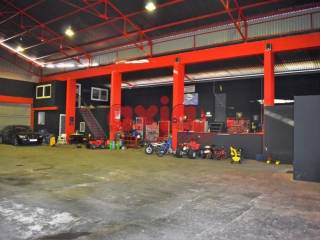 Καβάλα, Νέα Καρβάλη: ΕΥΚΑΙΡΊΑ! Πωλείται διαμπερές Βιομηχανικός επαγγελματικός χώρος 500τ.μ. σε