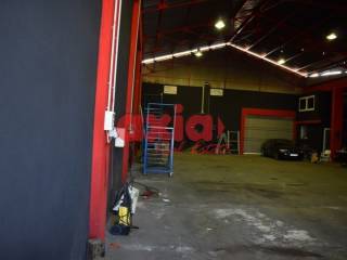 Καβάλα, Νέα Καρβάλη: ΕΥΚΑΙΡΊΑ! Πωλείται διαμπερές Βιομηχανικός επαγγελματικός χώρος 500τ.μ. σε