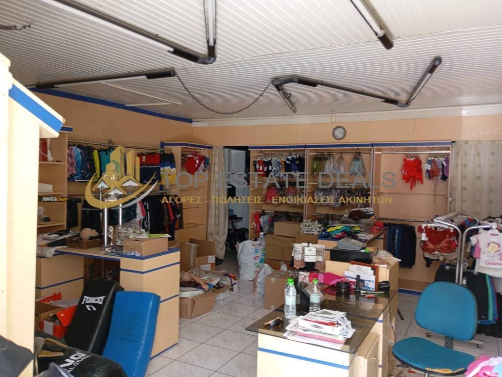 άποψη ισόγειου καταστήματος