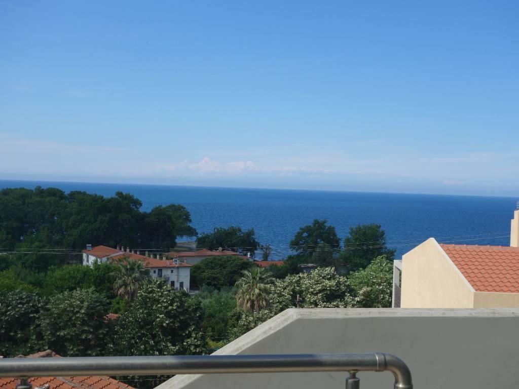 E THEA APO TO AKINETO