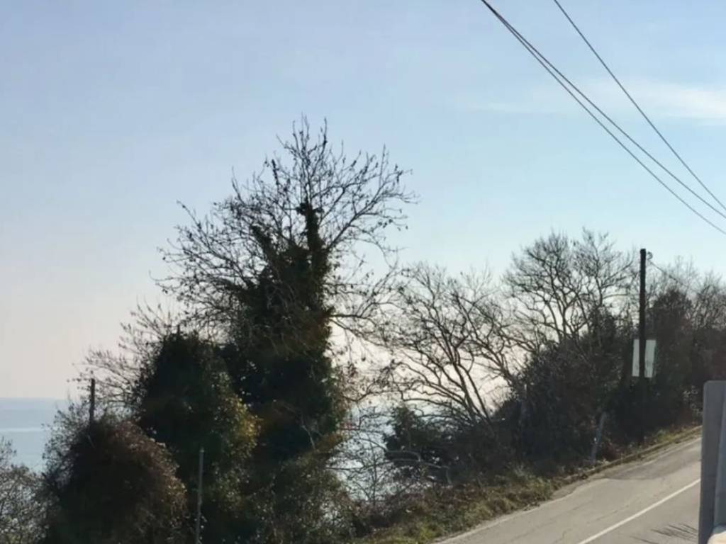 E THEA APO TO AKINETO