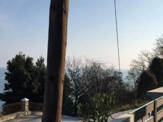 E THEA APO TO AKINETO