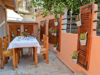 ΑΥΛΗ  25ΤΜ ΟΜΟΡΦΑ ΔΙΑΜΟΡΦΩΜΕΝΗ