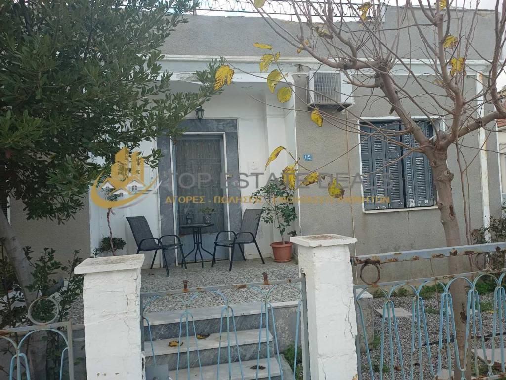 μπροστινό μπαλκόνι