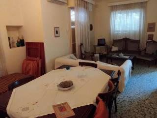 Τραπεζαρία-σαλόνι