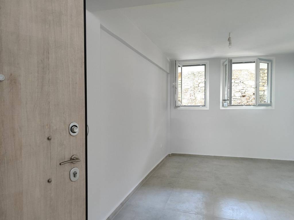 ΜΕ ΠΟΡΤΑ ΑΣΦΑΛΕΙΑΣ