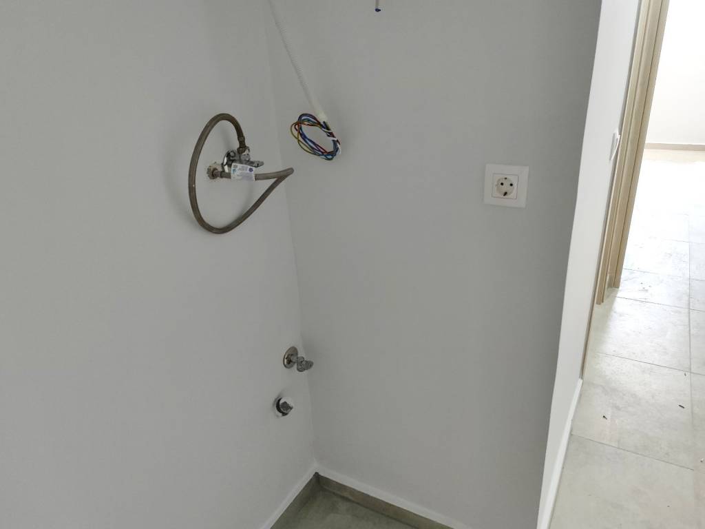 ΜΕ ΧΩΡΟ ΓΙΑ ΘΕΣΗ ΠΛΥΝΤΗΡΙΟΥ