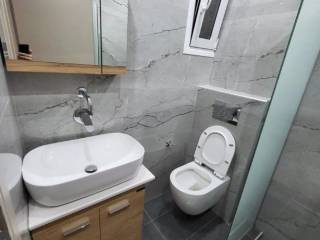 Forumland Real Estate, Μπάνιο