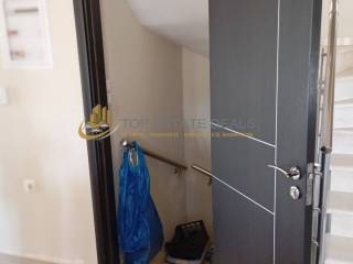 klimakostasio apo ypogeio pros isogeio meso portas