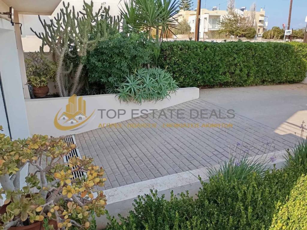 rampa pros ypogeio gkaraz