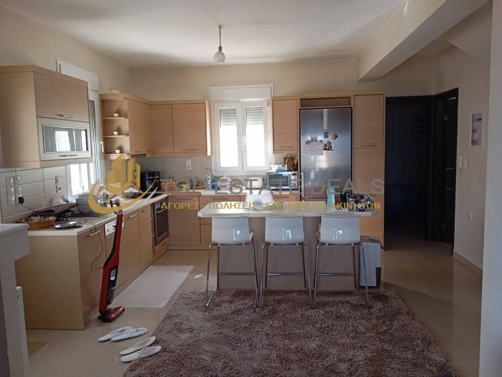 κουζίνα ισόγειο -τραπεζαρία