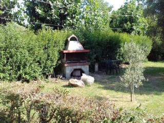 Κοινόχρηστο μπάρμπεκιου (παιχνιδότοπος)