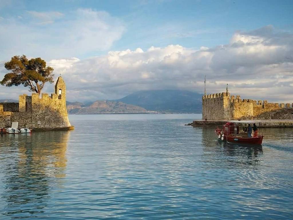 LIGA METRA APO TEN THALASSA