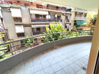 μεγάλο μπαλκόνι