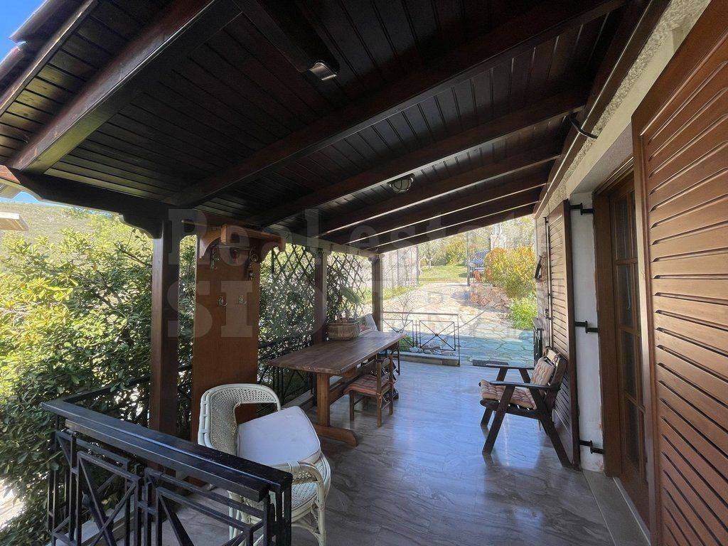 1ο μπαλκόνι