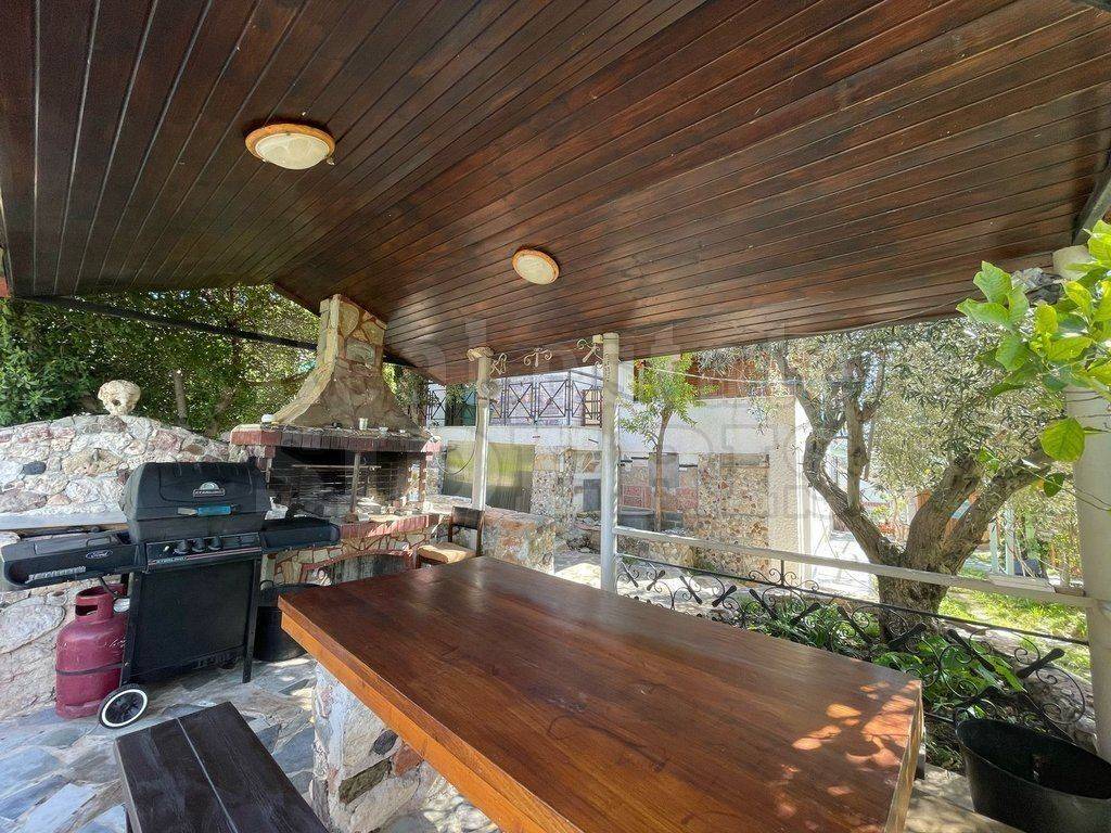 Πετρόχτιστο bbq