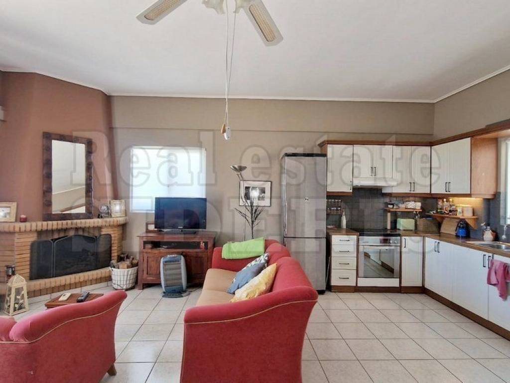 ΣΑΛΟΝΙ ΜΕ ΤΖΑΚΙ ΚΟΥΖΙΝΑ