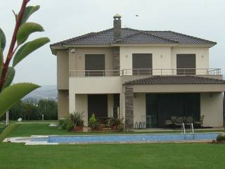 μπορει να γινει και με πισινα