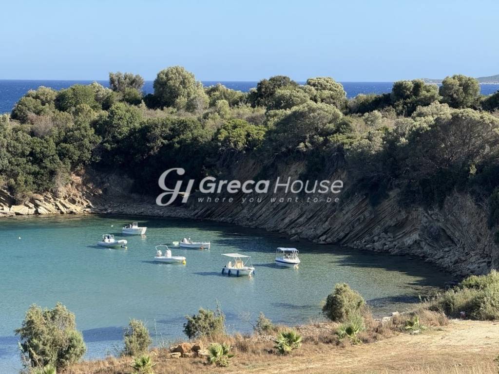 Παραθαλάσσιο Οικόπεδο προς πώληση στη Μεσσηνία.