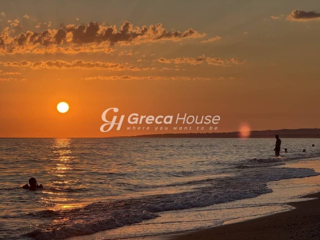 Παραθαλάσσιο Οικόπεδο προς πώληση στη Μεσσηνία.