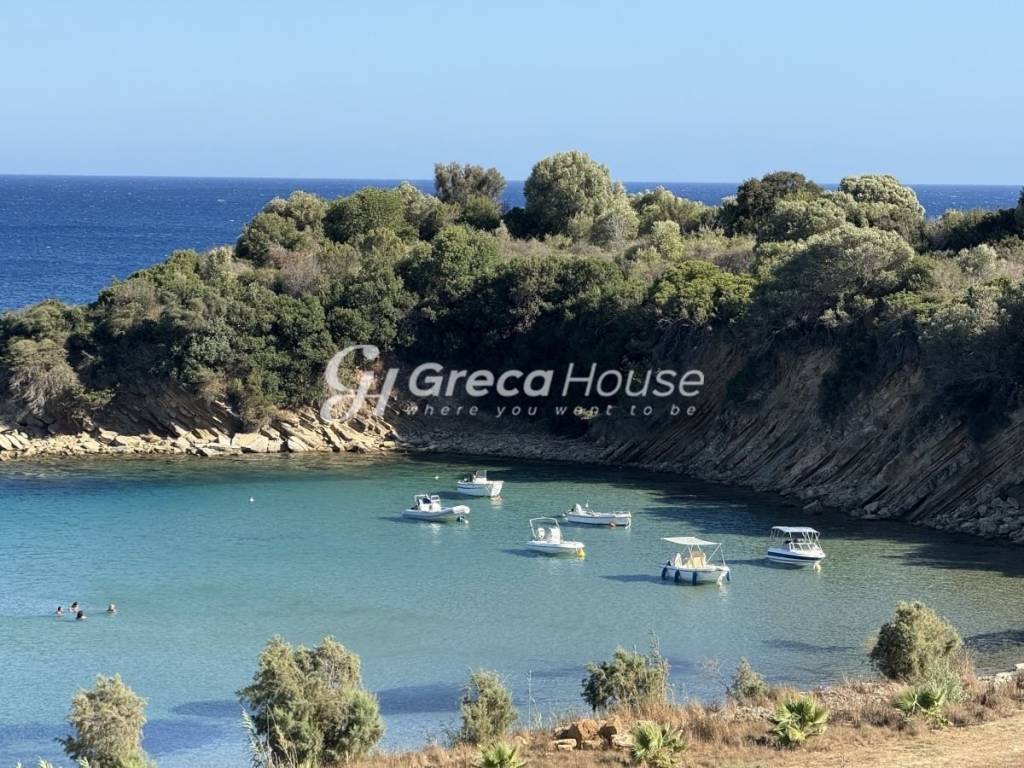 Παραθαλάσσιο Οικόπεδο προς πώληση στη Μεσσηνία.