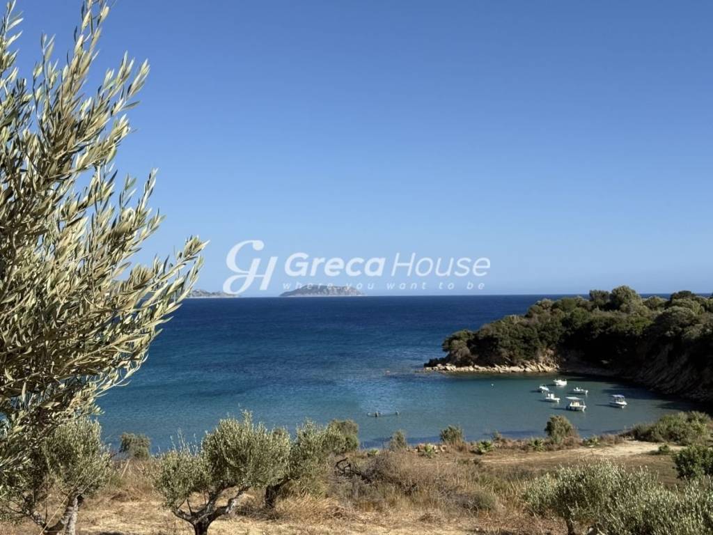 Παραθαλάσσιο Οικόπεδο προς πώληση στη Μεσσηνία.