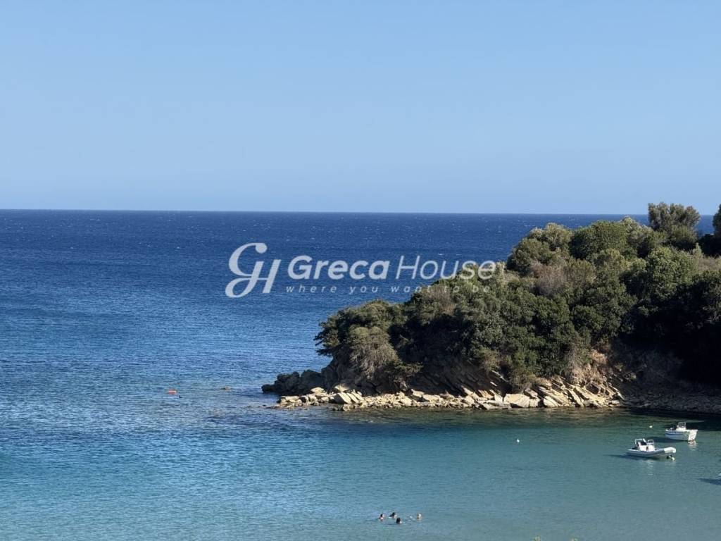 Παραθαλάσσιο Οικόπεδο προς πώληση στη Μεσσηνία.