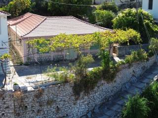 Front of the house, aerial view