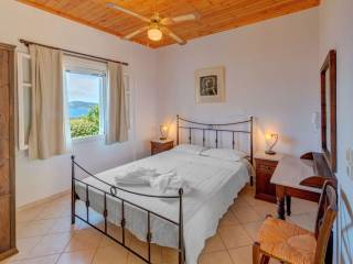 Bedroom &amp; sea view