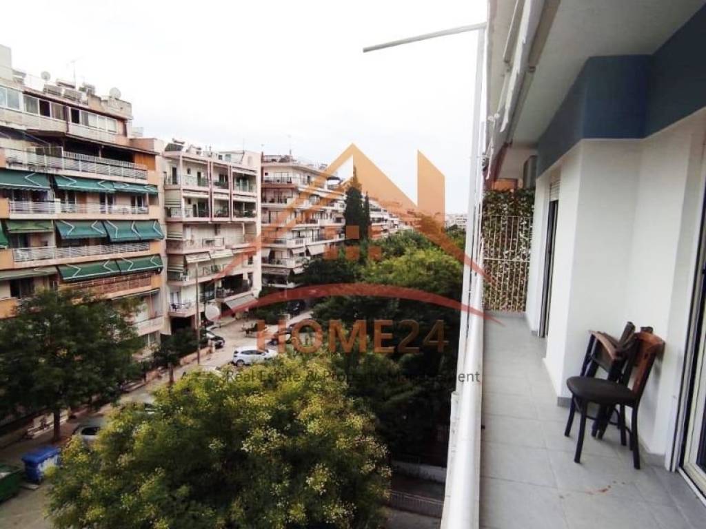 Θέα από μπαλκόνι