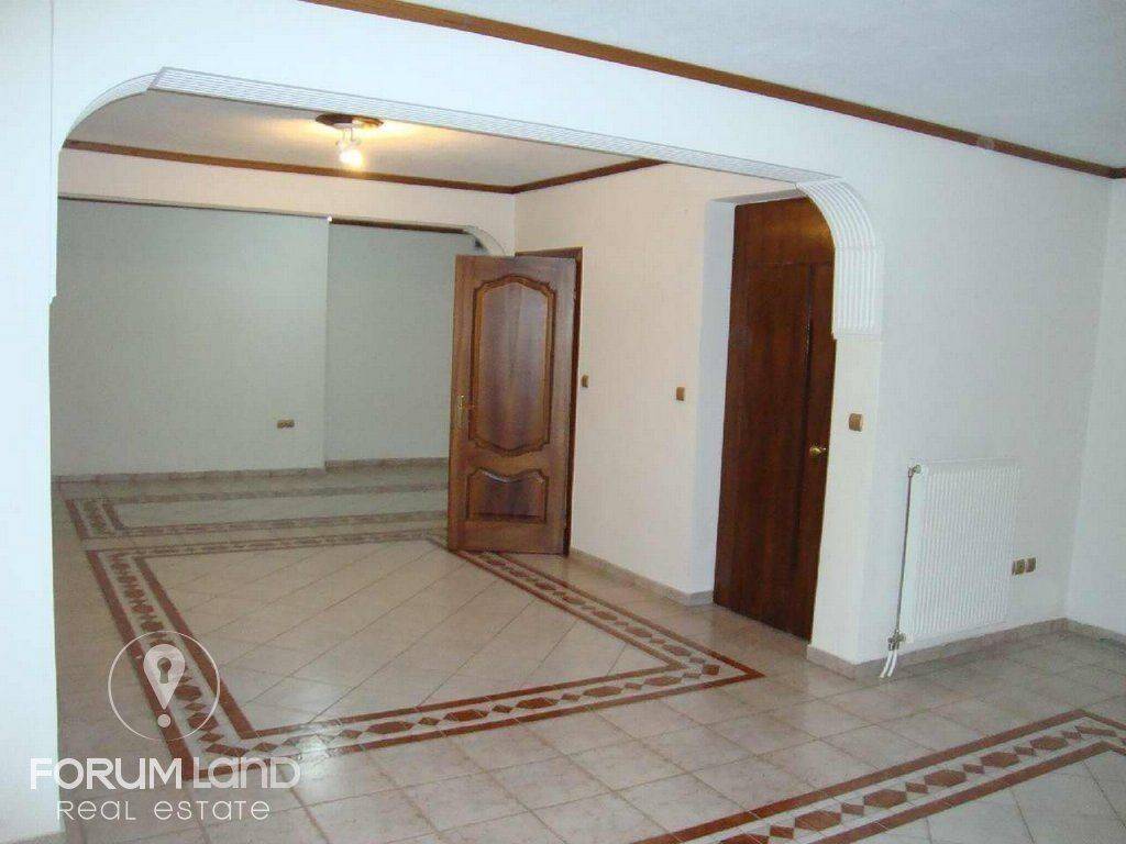 Forumland Real Estate,  όροφος