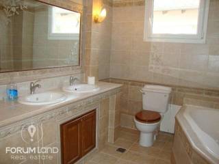 Forumland Real Estate, Μπάνιο