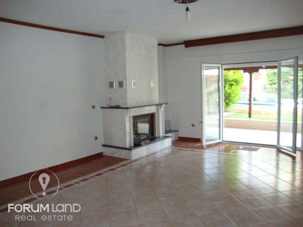 Forumland Real Estate, Σαλόνι με τζάκι