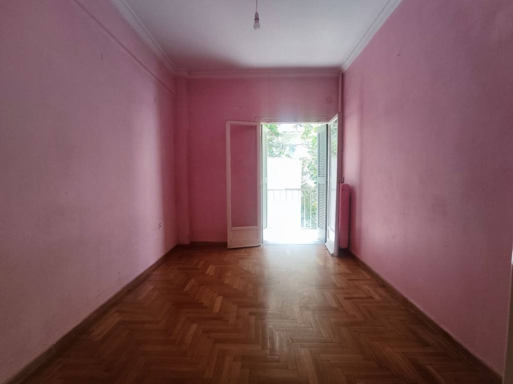 σαλόνι (ή δεύτερο υπνοδωμάτιο)