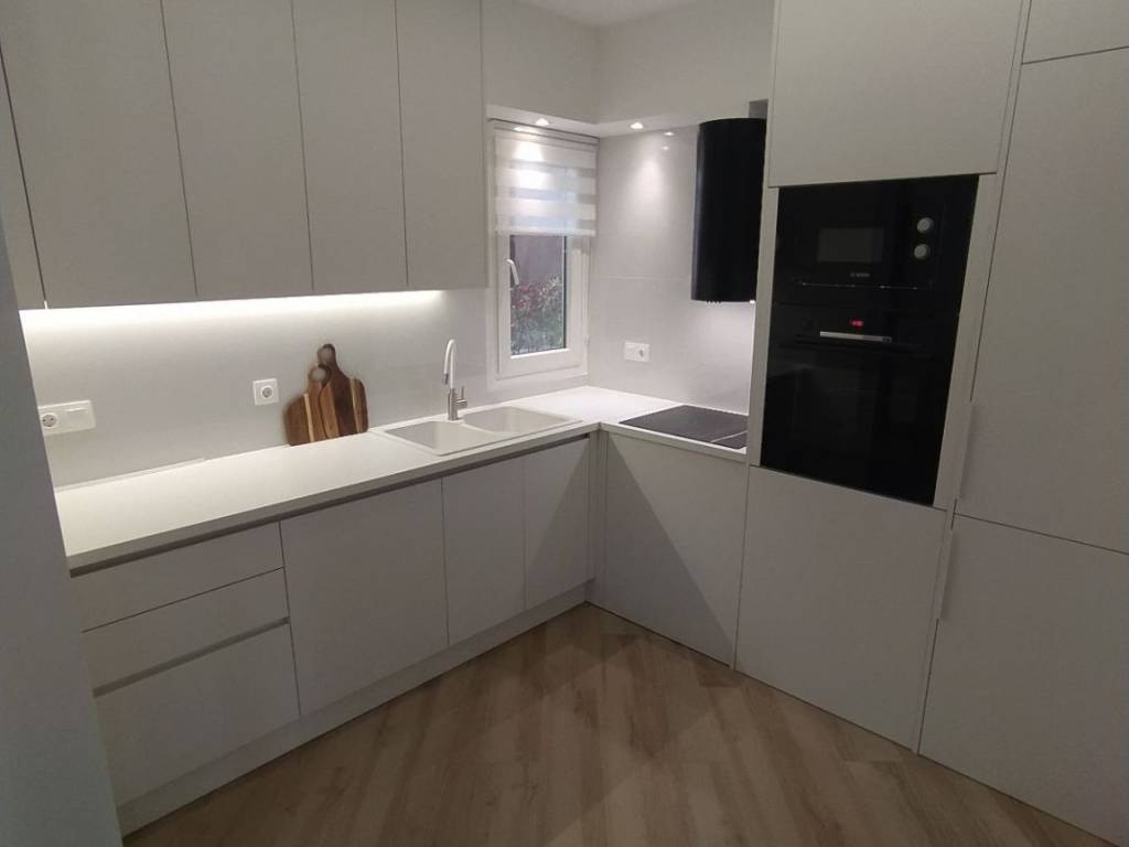 ANYPLACE MESITIKES YPERESIES