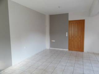 Ενοικιάζεται 2αρι διαμέρισμα 57 τ.μ. 1ου ορόφου πλησίον κέντρου στη Λεωφόρο Δωδώνης.