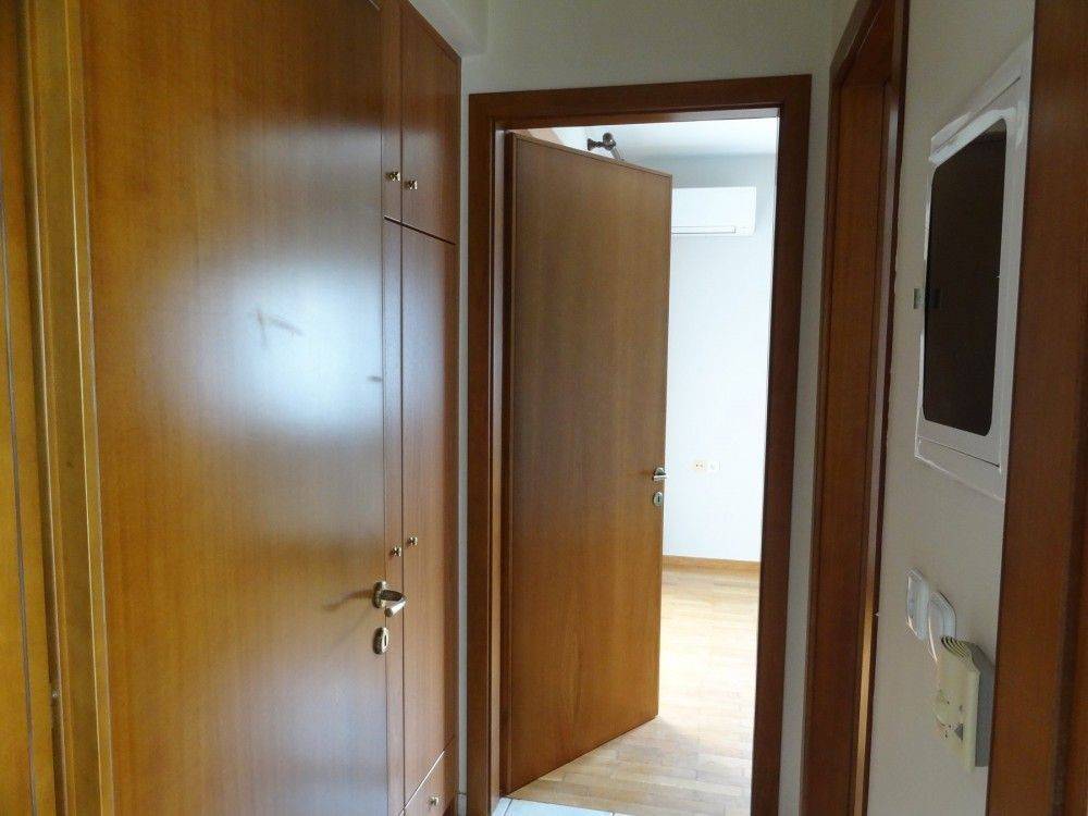 Ενοικιάζεται 2αρι διαμέρισμα 57 τ.μ. 1ου ορόφου πλησίον κέντρου στη Λεωφόρο Δωδώνης.