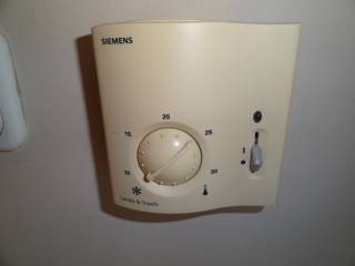 Ενοικιάζεται 2αρι διαμέρισμα 57 τ.μ. 1ου ορόφου πλησίον κέντρου στη Λεωφόρο Δωδώνης.