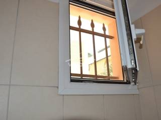 ΠΑΡΑΘΥΡΟ ΜΠΑΝΙΟΥ