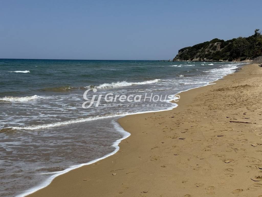 Parathalassio oikopedo Kyllene pros polese