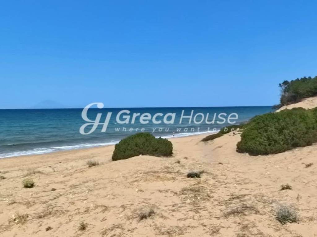 Parathalassio oikopedo Kyllene pros polese