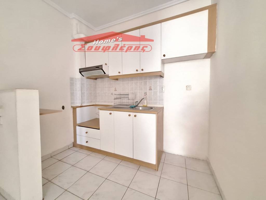 ΞΕΧΩΡΙΣΤΗ ΚΟΥΖΙΝΑ