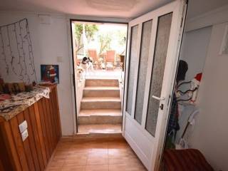 Είσοδος Ημιυπόγειου διαμερίσματος